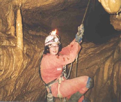 gouffre de la borne 109 : Sophie entame la remontée