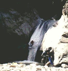  gorges du Nyer : Sophie dans le grand toboggan
