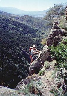 Sophie en action dans la via ferrata de Llo